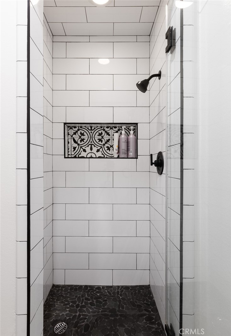 https://media.crmls.org/medias/0269fb69-a212-4103-9f2a-0a17abba17f5.jpg?preset=X-Large