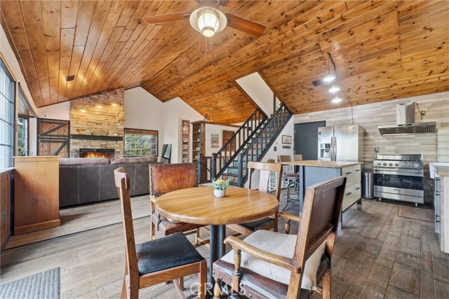 Detail Gallery Image 13 of 46 For 26355 Walnut Hills Dr Aka 276 Augusta Court, Lake Arrowhead,  CA 92352 - 3 Beds | 2/1 Baths