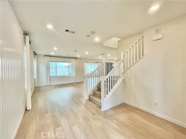 Detail Gallery Image 5 of 29 For 27706 Marquee Dr, Valencia,  CA 91381 - 3 Beds | 2/1 Baths