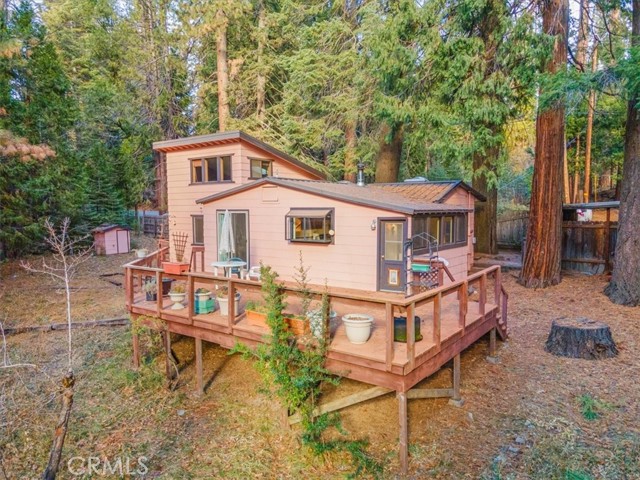 Detail Gallery Image 1 of 25 For 2615 S Old Stage Rd, Mount Shasta,  CA 96067 - 2 Beds | 1 Baths
