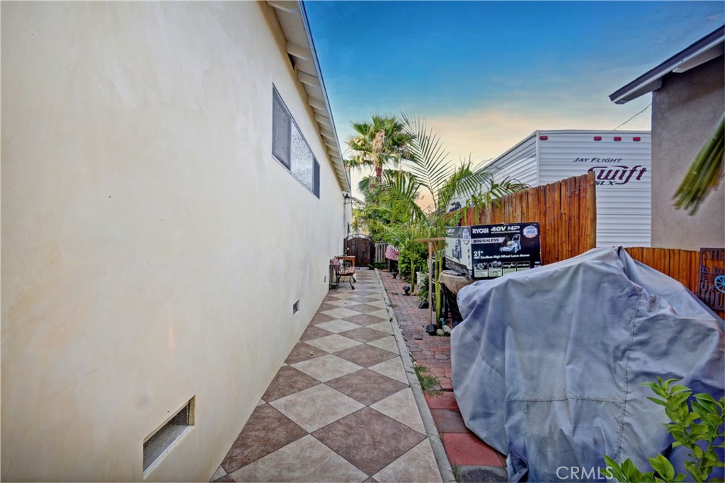 MLS #DW23143283 image #27