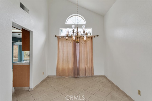 Detail Gallery Image 8 of 46 For 22570 Barons Ct, Moreno Valley,  CA 92553 - 3 Beds | 2/1 Baths