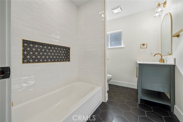 Image 13 of 35 For 1541 Wellington Avenue