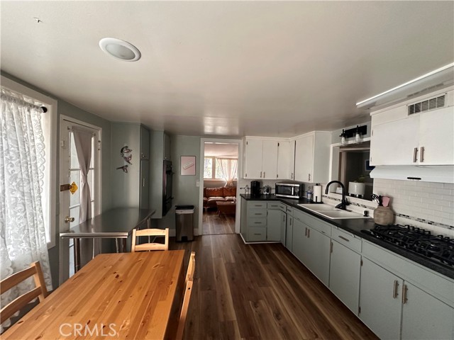 Detail Gallery Image 6 of 14 For 40180 Valley of the Falls Dr, Forest Falls,  CA 92339 - 2 Beds | 2 Baths