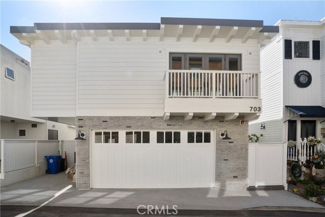 703 Bayview Drive, Manhattan Beach, California 90266, 4 Bedrooms Bedrooms, ,4 BathroomsBathrooms,Residential,Sold,Bayview,SB17010305