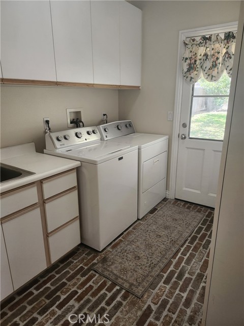 76 Nancy Street, Camarillo CA: https://media.crmls.org/medias/026d78de-aa8f-4d73-b3e3-7f9cc8862a4b.jpg