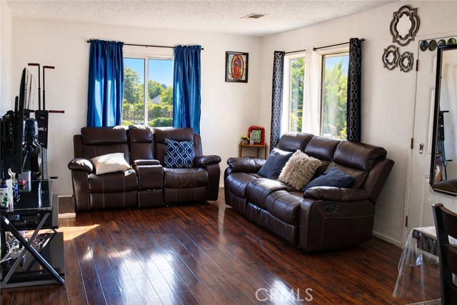 Detail Gallery Image 7 of 18 For 10908 Aztec Ln, Adelanto,  CA 92301 - 3 Beds | 2 Baths