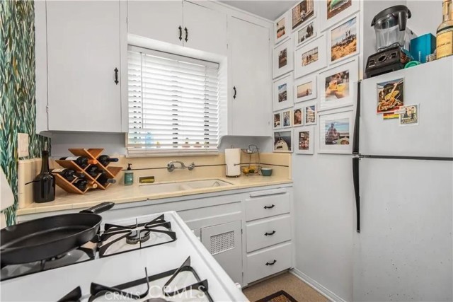 316 35th Street, Manhattan Beach, California 90266, ,Residential Income,Sold,35th,SB24055343