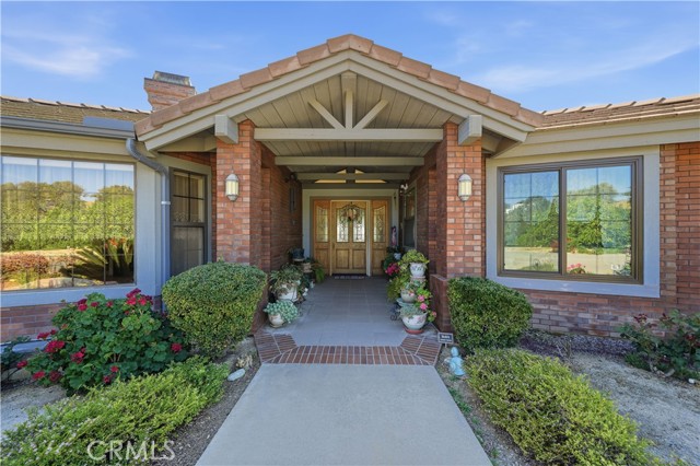 Detail Gallery Image 4 of 55 For 39275 Chaparral, Temecula,  CA 92592 - 4 Beds | 4 Baths