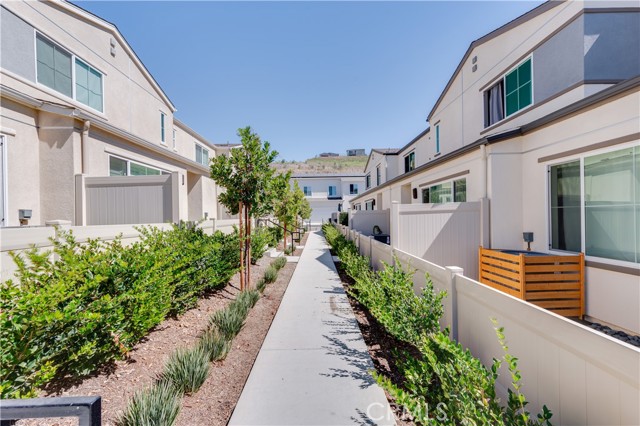 Detail Gallery Image 4 of 37 For 35165 Grove Trail, Fallbrook,  CA 92028 - 2 Beds | 2/1 Baths