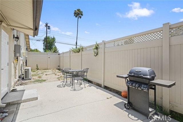 11716 Paso Robles Avenue, Granada Hills CA: https://media.crmls.org/medias/026f4169-7565-4cf5-9b9f-845c54b4e3c1.jpg