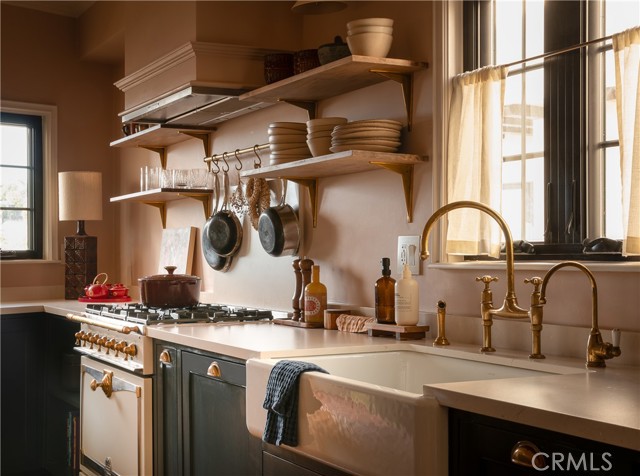 Image 15 of 53 For 734 Parkman