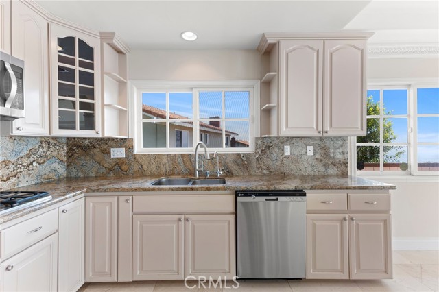 29015 Covecrest Drive, Rancho Palos Verdes, California 90275, 5 Bedrooms Bedrooms, ,5 BathroomsBathrooms,Residential,Sold,Covecrest,SB22109297