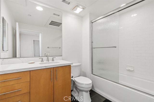 Detail Gallery Image 26 of 49 For 150 the Promenade #202,  Long Beach,  CA 90802 - 3 Beds | 3 Baths