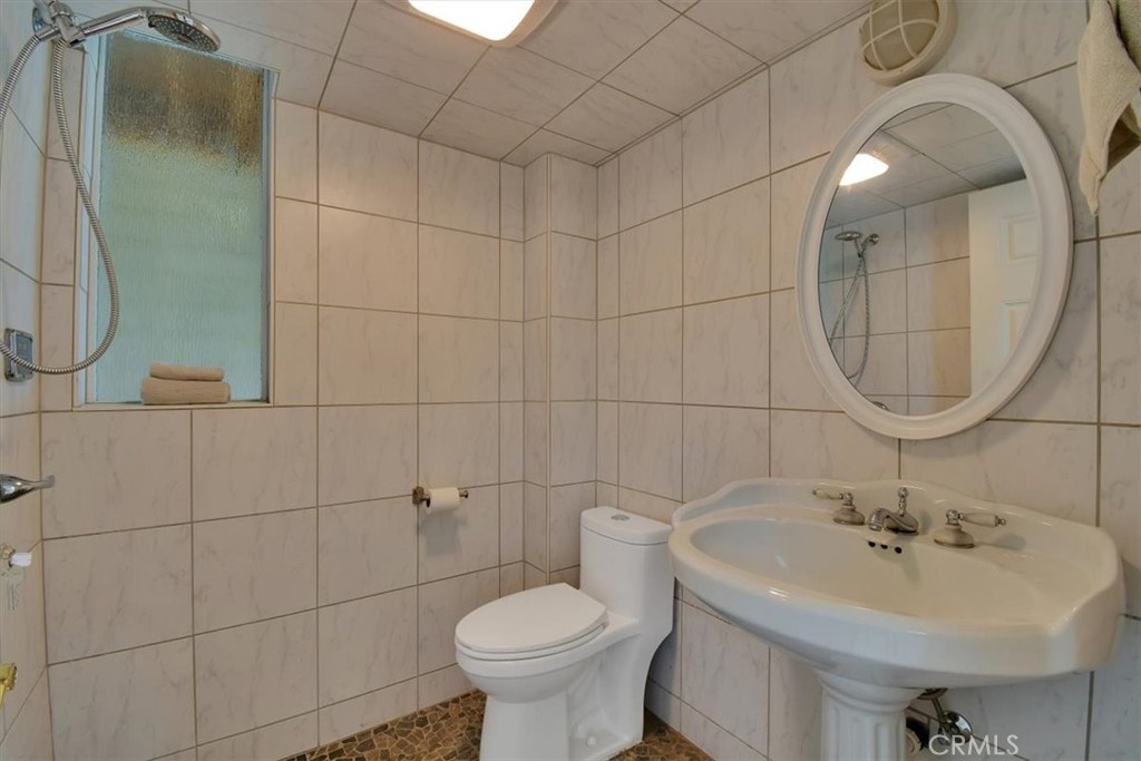 https://media.crmls.org/medias/027012f4-db03-40df-baef-7607ad0a9d40.jpg?preset=X-Large
