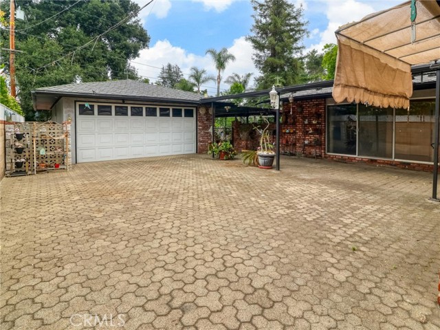 540 Hacienda Drive, Monrovia CA: https://media.crmls.org/medias/02704610-f982-4227-aa2c-b9da211c2727.jpg