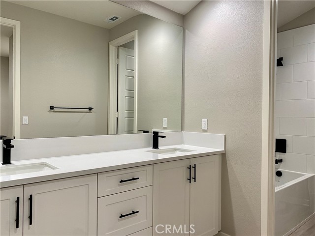 Detail Gallery Image 23 of 31 For 6504 Canyon Oaks Dr, Simi Valley,  CA 93063 - 5 Beds | 4/1 Baths