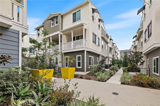 Detail Gallery Image 3 of 47 For 17914 Goodyear, Carson,  CA 90746 - 3 Beds | 3/1 Baths