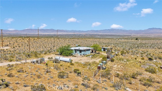 Detail Gallery Image 4 of 11 For 6909 Camp Rock, Lucerne Valley,  CA 92356 - – Beds | – Baths