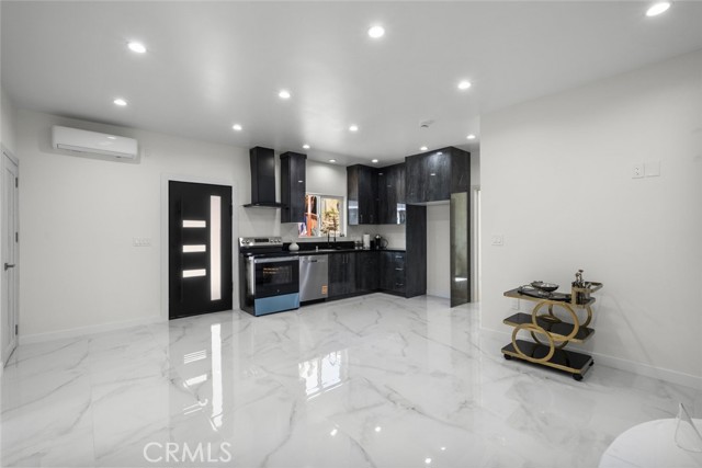 Detail Gallery Image 9 of 35 For 10801 1/2 Wescott Ave, Sunland,  CA 91040 - 2 Beds | 2 Baths