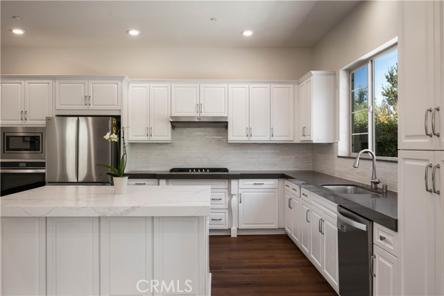 Detail Gallery Image 7 of 52 For 1999 Aliso Peak, Lake Forest,  CA 92610 - 5 Beds | 4/1 Baths