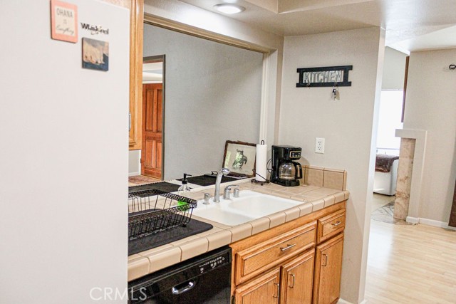 Detail Gallery Image 7 of 30 For 915 Moran Ct, Paso Robles,  CA 93446 - 3 Beds | 2 Baths