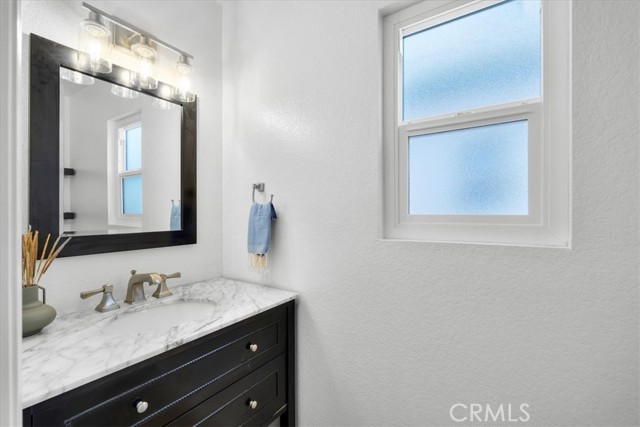 Detail Gallery Image 8 of 29 For 1721 Goodman Ave, Redondo Beach,  CA 90278 - 3 Beds | 2/1 Baths