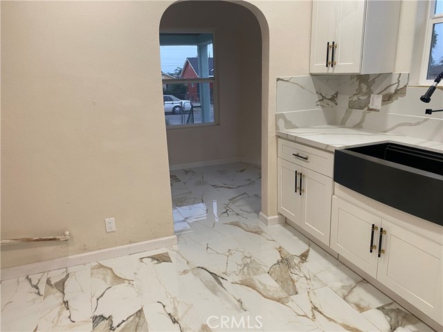 Detail Gallery Image 6 of 14 For 2728 Kentucky, Bakersfield,  CA 93306 - 2 Beds | 1 Baths