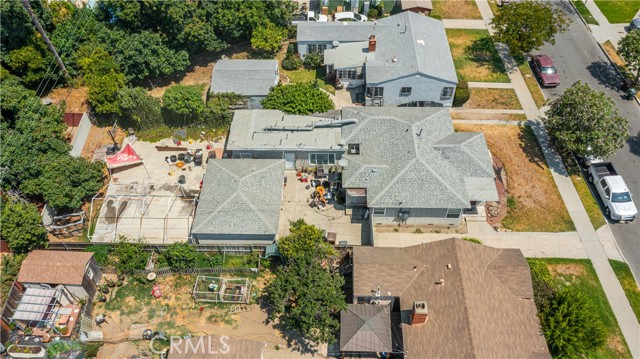 601 S Pearl Avenue, Compton CA: https://media.crmls.org/medias/02786275-f213-4458-b9bb-2dd2b7611e4c.jpg