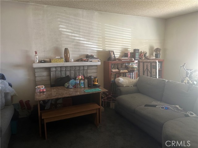 Detail Gallery Image 4 of 18 For 2110 Sandalwood Dr, El Centro,  CA 92243 - 4 Beds | 2 Baths