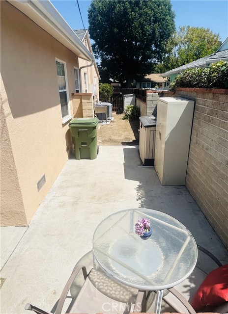 Detail Gallery Image 17 of 21 For 16624 Kelsloan St, Lake Balboa,  CA 91406 - 3 Beds | 1 Baths