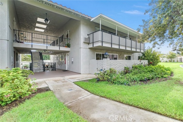 Detail Gallery Image 4 of 28 For 2260 via Puerta #C,  Laguna Woods,  CA 92637 - 2 Beds | 2 Baths