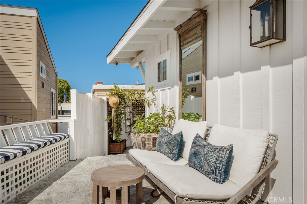 MLS #OC25248190 image #23