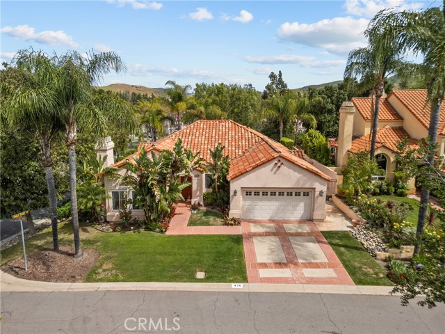 Detail Gallery Image 2 of 47 For 870 Pleasant Dale Pl, Westlake Village,  CA 91362 - 4 Beds | 2/1 Baths