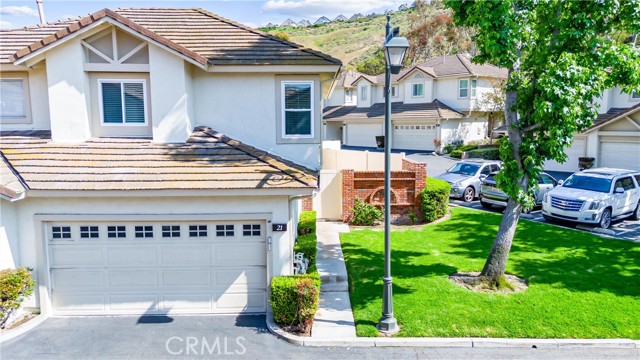 5847 E Rocking Horse Way, Orange CA: https://media.crmls.org/medias/027c6244-f50b-4e66-b8f6-f8f317c35887.jpg