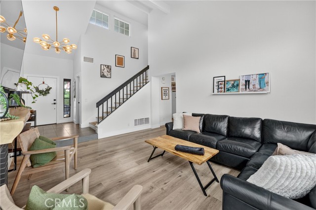 Detail Gallery Image 8 of 44 For 31972 Lazy Glen, Rancho Santa Margarita,  CA 92679 - 3 Beds | 2/1 Baths