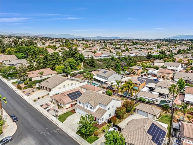 27258 Sierra Madre Drive, Murrieta CA: https://media.crmls.org/medias/027cce8b-192a-498c-85e2-8857c7a74c72.jpg