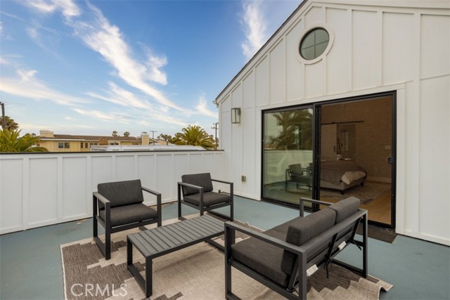 Detail Gallery Image 49 of 64 For 307 18th St, Huntington Beach,  CA 92648 - 3 Beds | 3/1 Baths