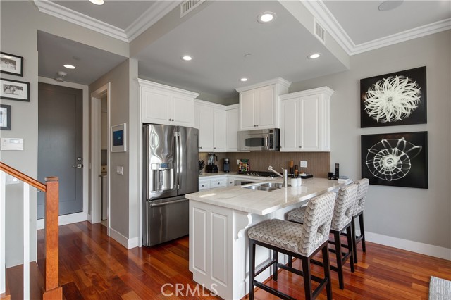 720 Poinsettia Ave, Corona del Mar CA: https://media.crmls.org/medias/027d090b-0aaa-47db-9378-3ba631d65abc.jpg