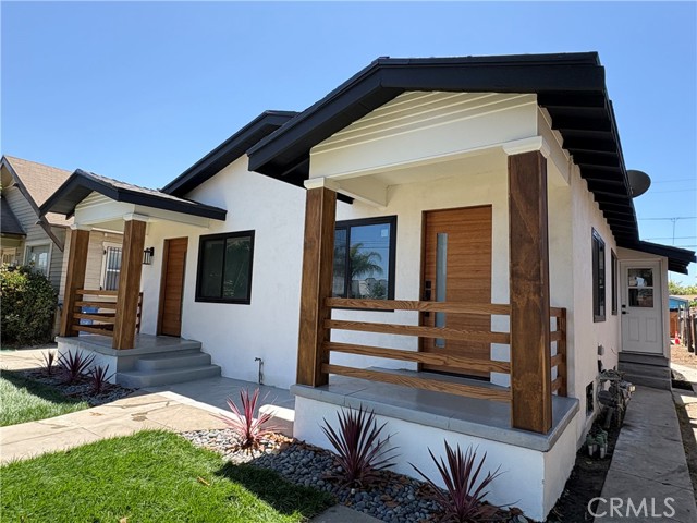 1526 W 54th Street, Los Angeles CA: https://media.crmls.org/medias/027d2295-4903-47ee-94df-7089464ec1b1.jpg