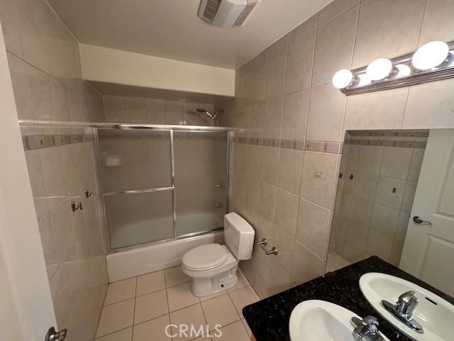 11501 Hatteras Street, North Hollywood CA: https://media.crmls.org/medias/027e34c1-2e93-4bc4-bab1-e2384a38b7f6.jpg