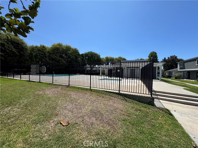 Detail Gallery Image 4 of 8 For 8569 Edgebrook Dr, Garden Grove,  CA 92844 - 3 Beds | 1/1 Baths