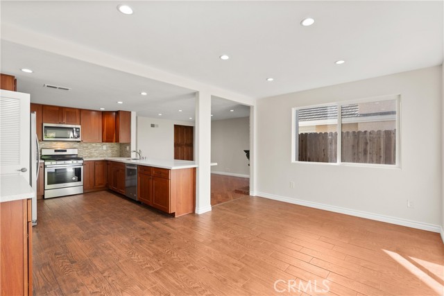 Detail Gallery Image 16 of 37 For 30 Entrada, Irvine,  CA 92620 - 4 Beds | 2/1 Baths