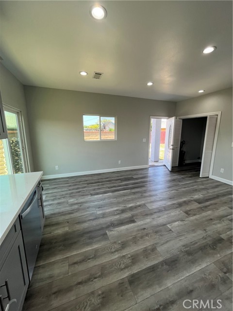 5896 Nugget Circle, Huntington Beach CA: https://media.crmls.org/medias/027f4a73-a7fe-4308-8651-222a739adfdd.jpg