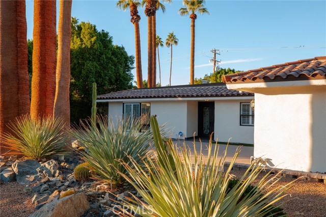 Detail Gallery Image 1 of 51 For 73640 Joshua Tree St, Palm Desert,  CA 92260 - 5 Beds | 3 Baths