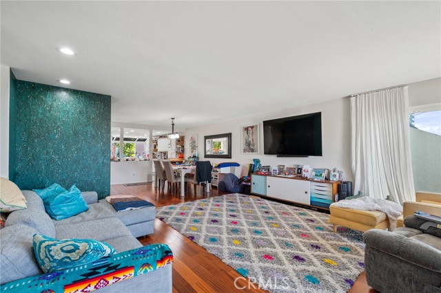 Detail Gallery Image 6 of 27 For 867 Aubrey Ct #3,  Hermosa Beach,  CA 90254 - 3 Beds | 4 Baths