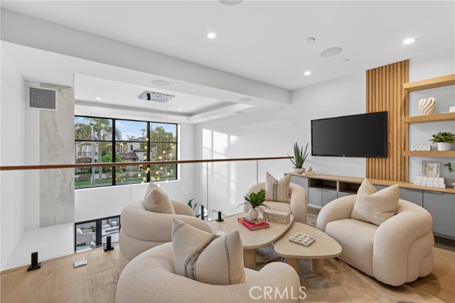 Detail Gallery Image 29 of 58 For 520 11th St, Huntington Beach,  CA 92648 - 3 Beds | 3/1 Baths