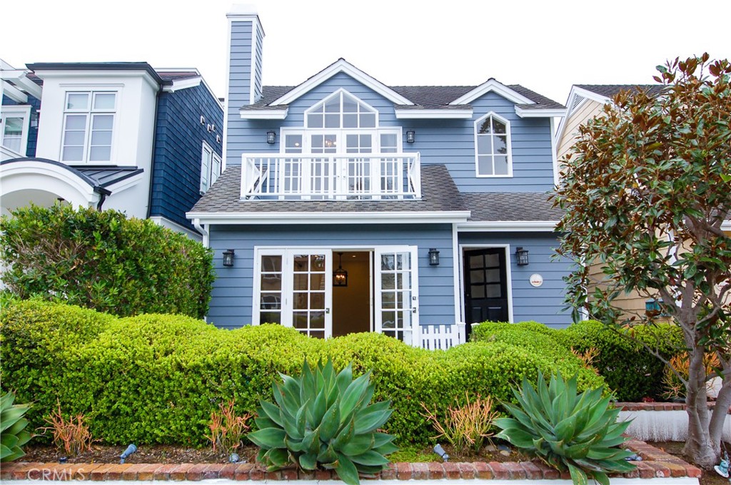 706 Heliotrope Avenue