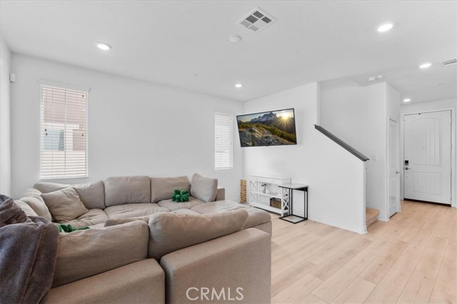 Detail Gallery Image 14 of 50 For 2335 Powell Dr, Rialto,  CA 92377 - 3 Beds | 2/1 Baths