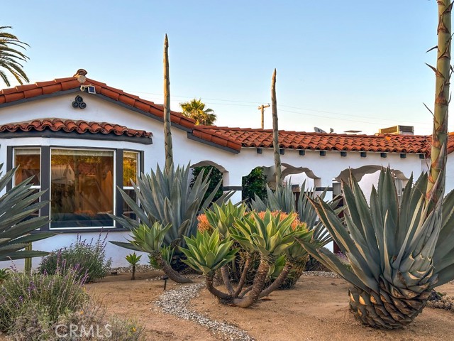 Detail Gallery Image 3 of 71 For 1927 W 84th Pl, Los Angeles,  CA 90047 - 3 Beds | 2 Baths